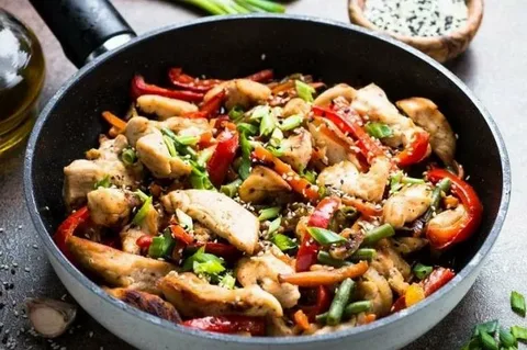 Курица с паприкой