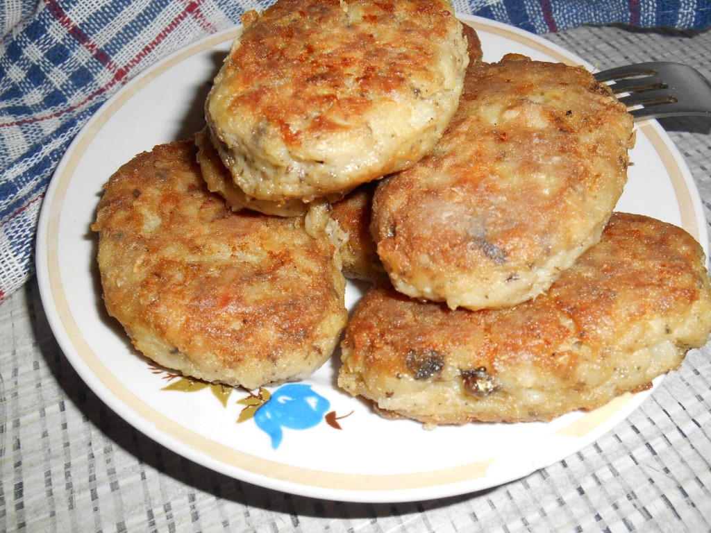 Рыбные котлеты из рыбных консервов