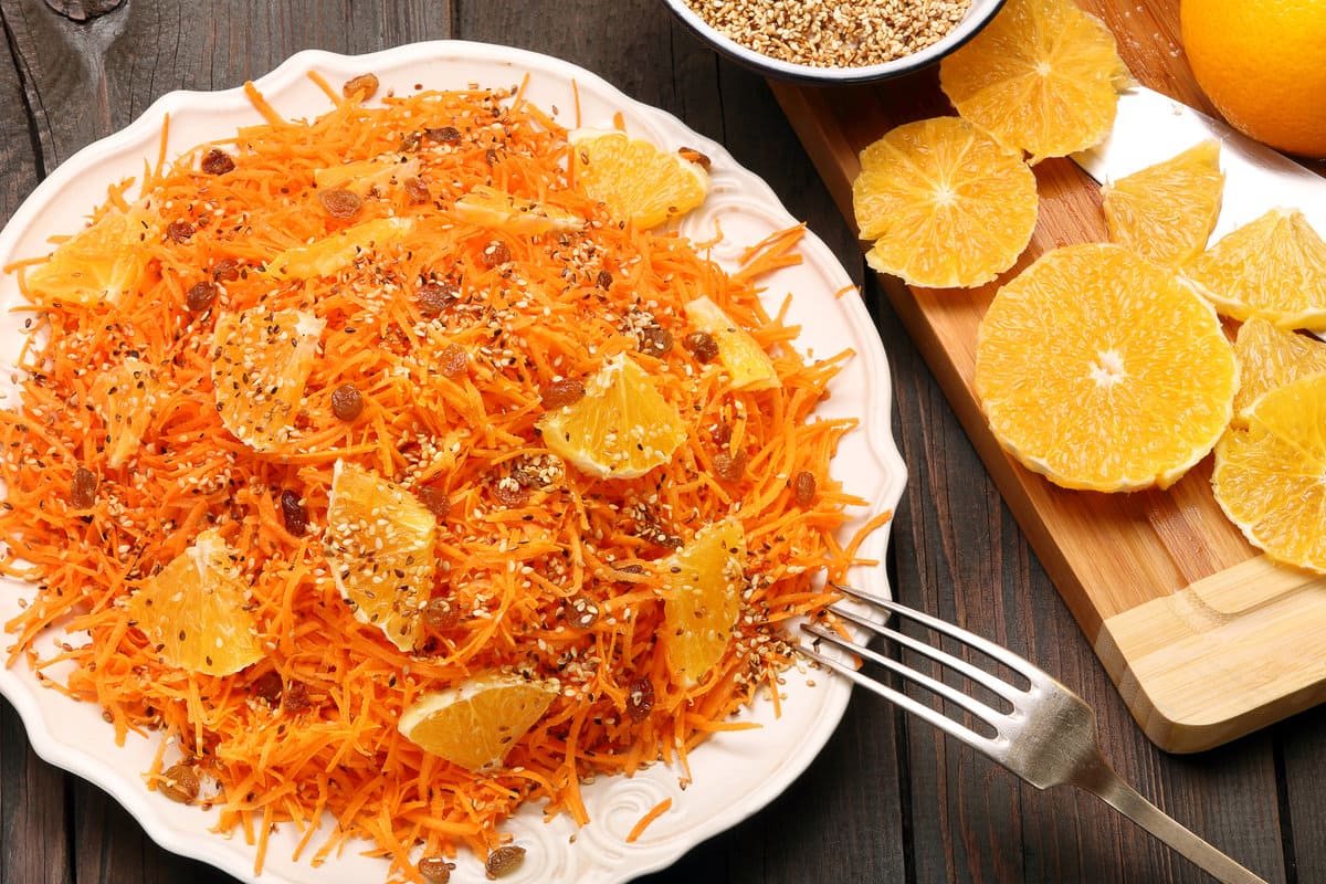 Салат из моркови и апельсина